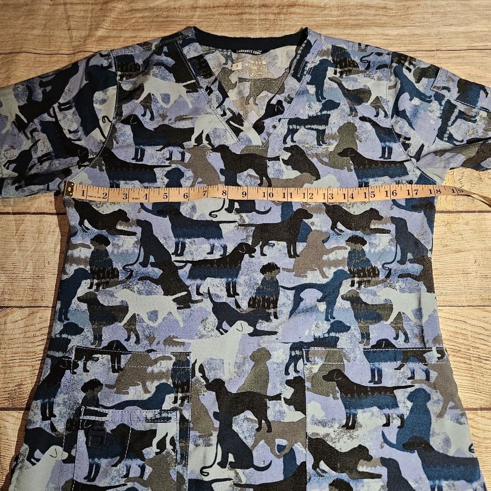Carhartt Force Dogs 5-Pocket Modern Fit V-Neck Scrub Top - Picture 2 of 9